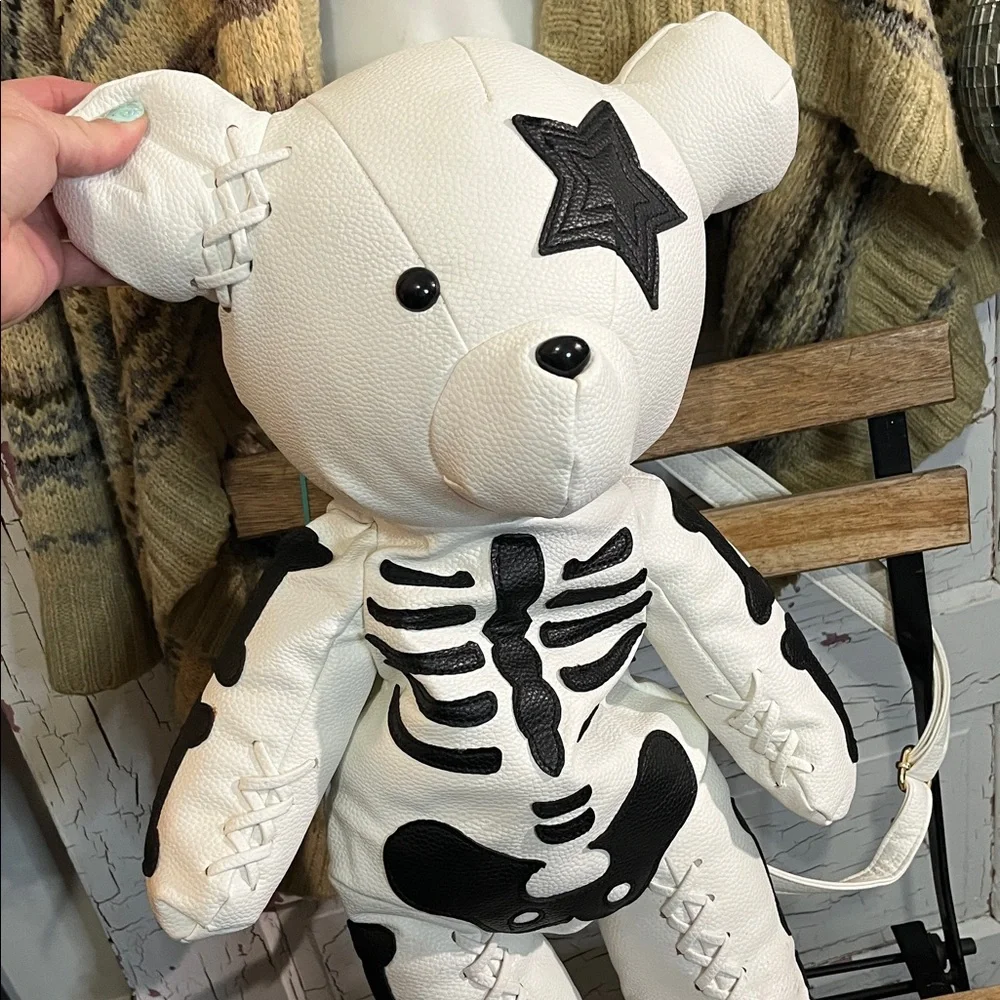 NEW NO TAG BAS Punk Rock White and Black Skeleton & Star Teddy Bear Backpack - Picture 2 of 5